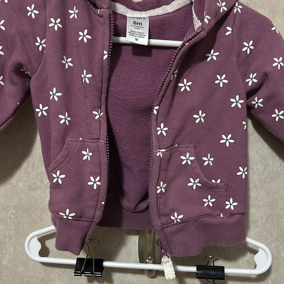 Carter’s 6 months sweat suit. - Picture 8 of 8